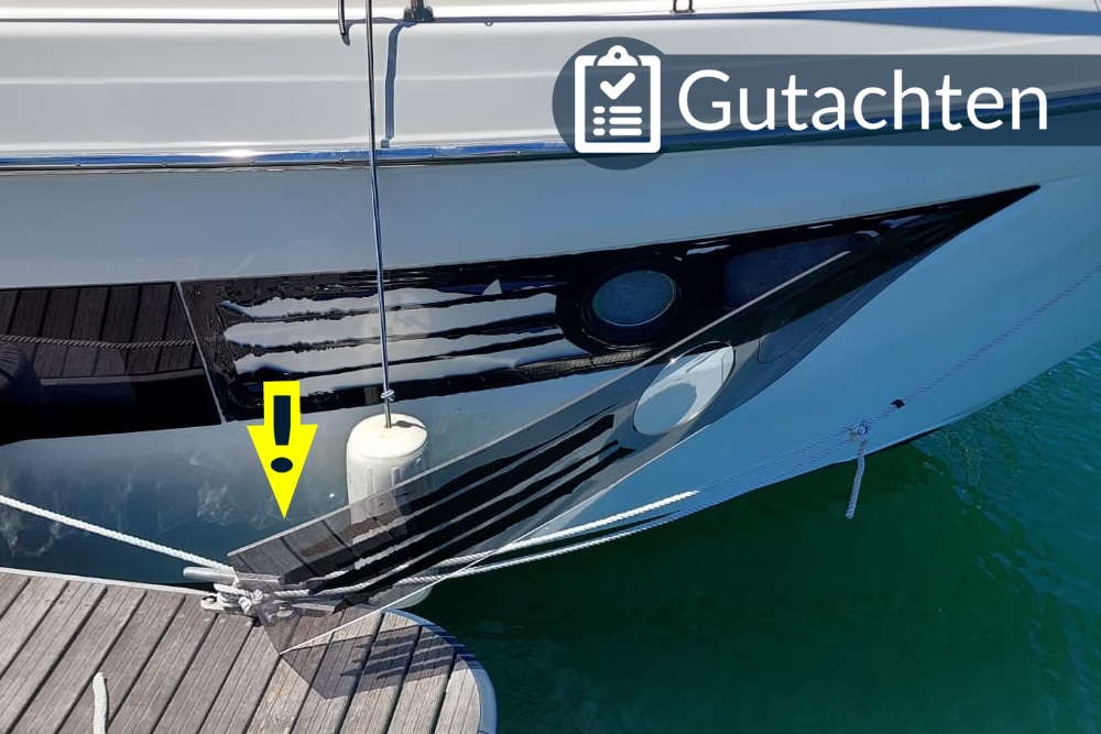 Yachtgutachten Italien: Defekte Verklebung eines Rumpffensters an einer Cranchi T36